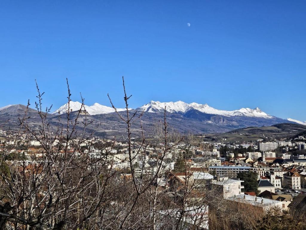 T4 Vue Imprenable Montagnes Et Ville แก็ป ภายนอก รูปภาพ